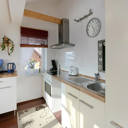Sunny Terrace Apartment
